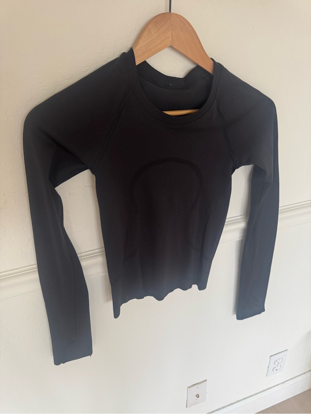 EUC lululemon swiftly tech-long sleeve Sz 0